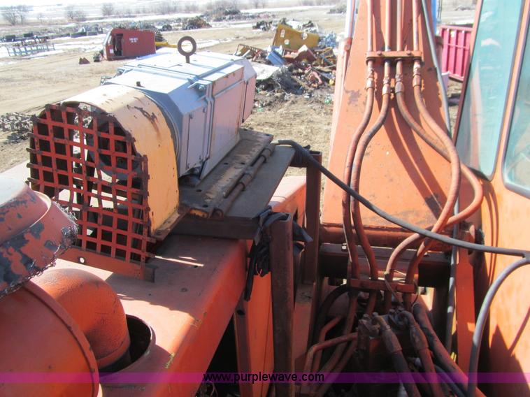 image for item J3256 Bantam C451 excavator with electromagnet