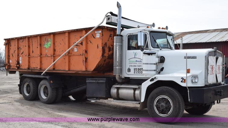 image for item K2376 1986 Kenworth C500 roll off truck