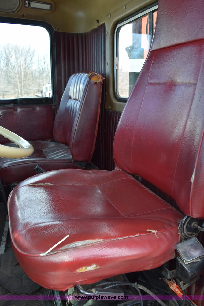 image for item K2376 1986 Kenworth C500 roll off truck