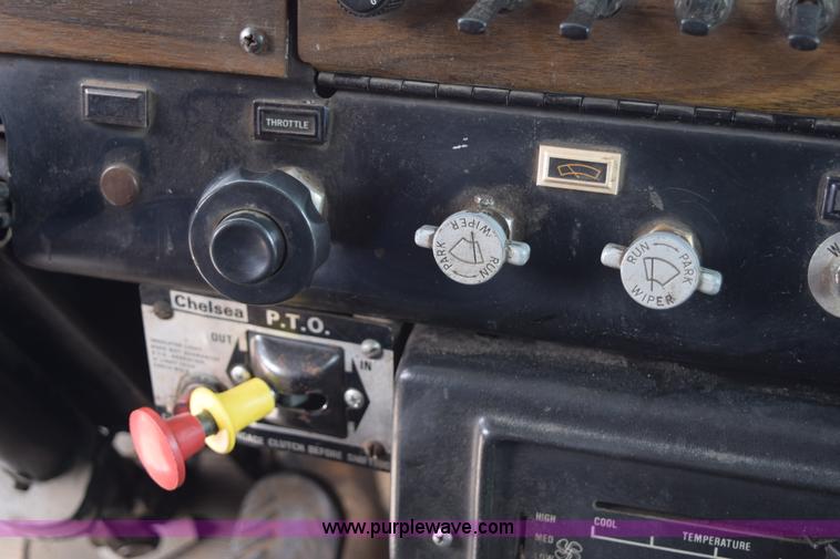 image for item K2376 1986 Kenworth C500 roll off truck