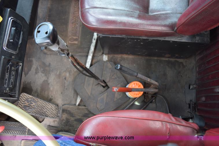 image for item K2376 1986 Kenworth C500 roll off truck