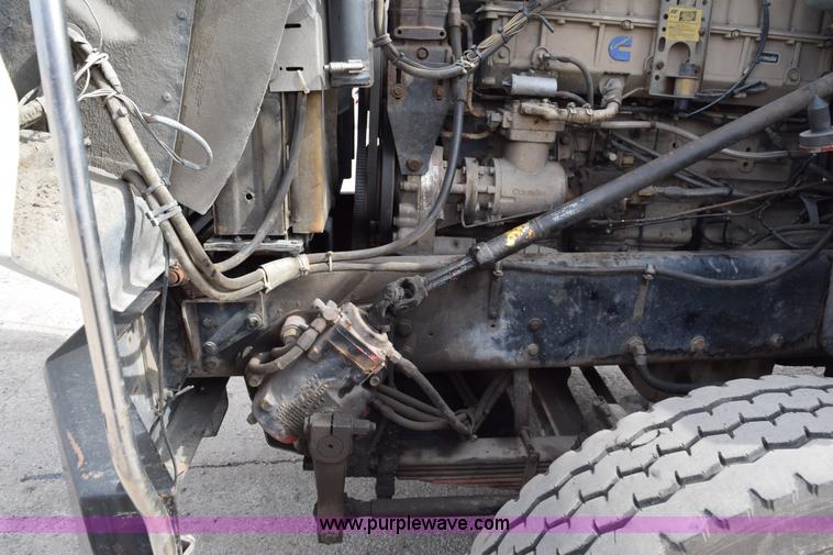 image for item K2376 1986 Kenworth C500 roll off truck