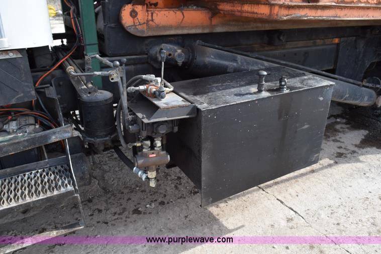 image for item K2376 1986 Kenworth C500 roll off truck