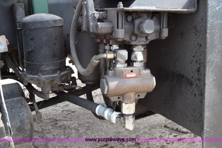 image for item K2376 1986 Kenworth C500 roll off truck