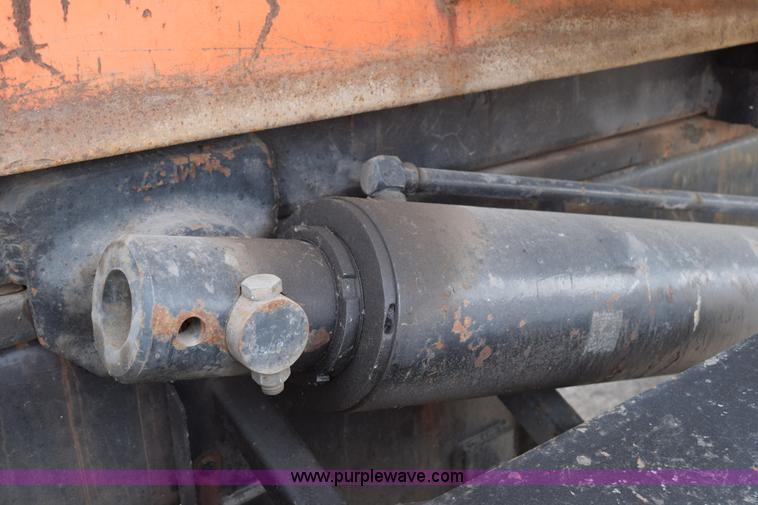 image for item K2376 1986 Kenworth C500 roll off truck