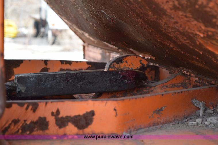 image for item K2376 1986 Kenworth C500 roll off truck