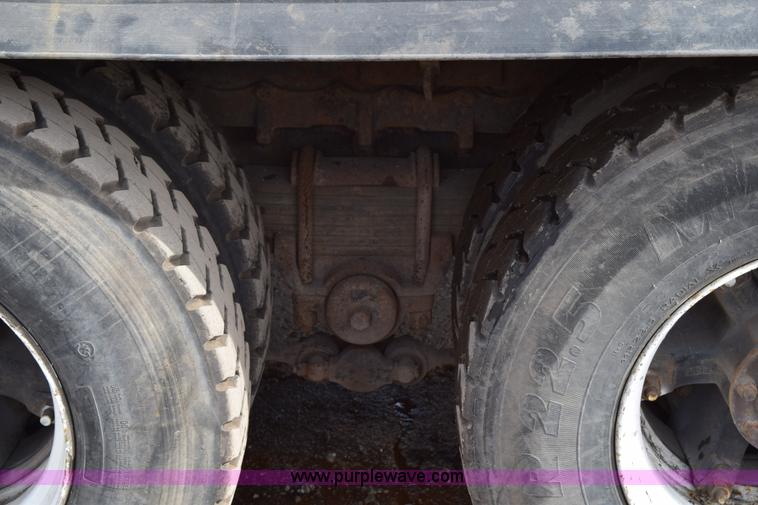 image for item K2376 1986 Kenworth C500 roll off truck