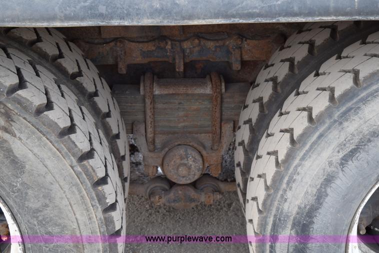 image for item K2376 1986 Kenworth C500 roll off truck