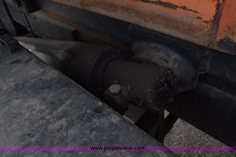 image for item K2376 1986 Kenworth C500 roll off truck