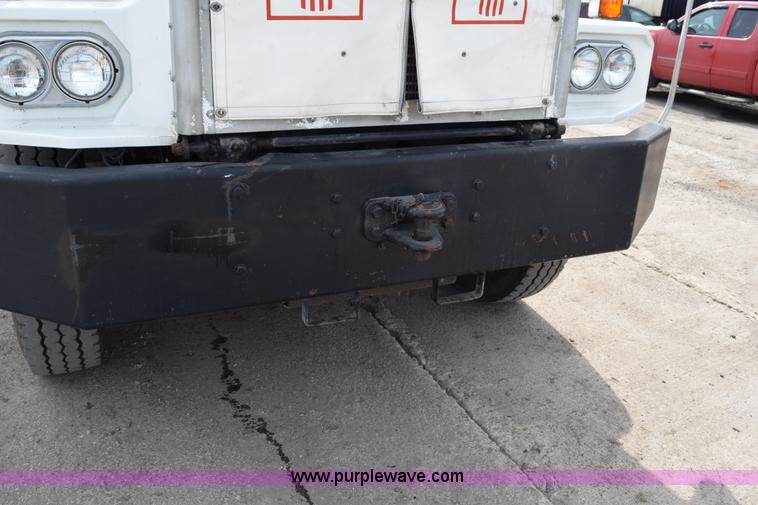 image for item K2376 1986 Kenworth C500 roll off truck