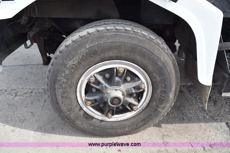 image for item K2376 1986 Kenworth C500 roll off truck