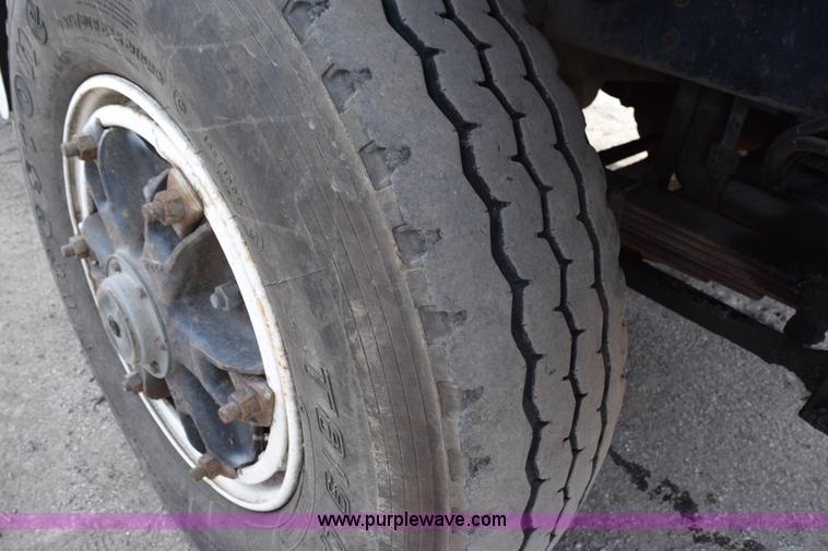 image for item K2376 1986 Kenworth C500 roll off truck