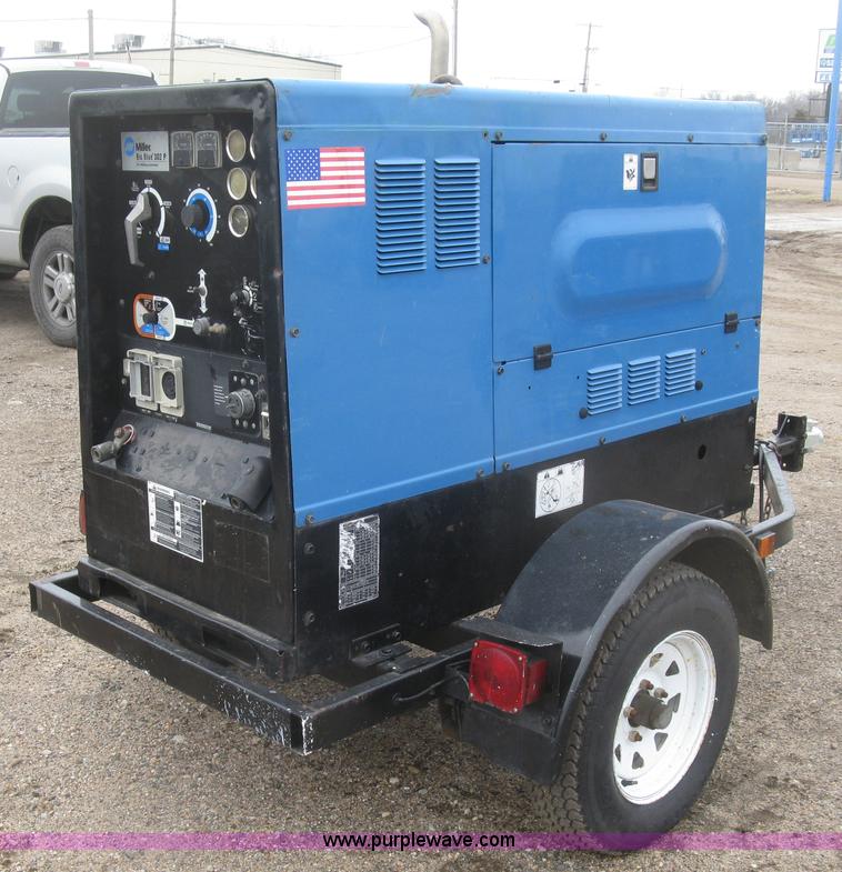 image for item K2960 2003 Miller Big Blue 302P welder/generator