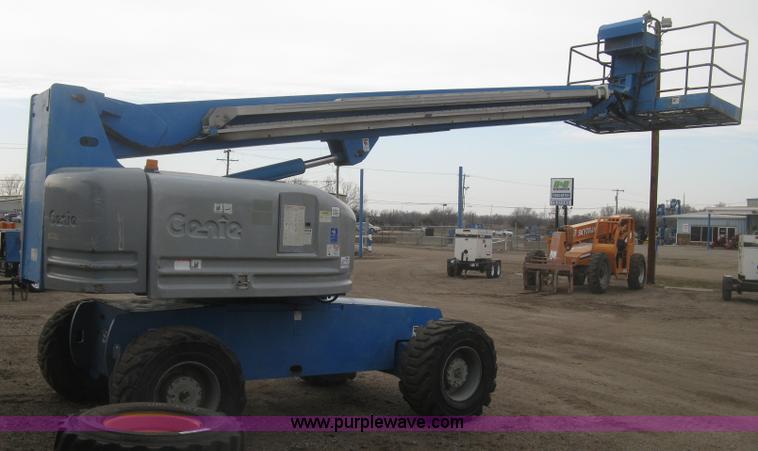 image for item K2964 2001 Genie S-60 boom lift