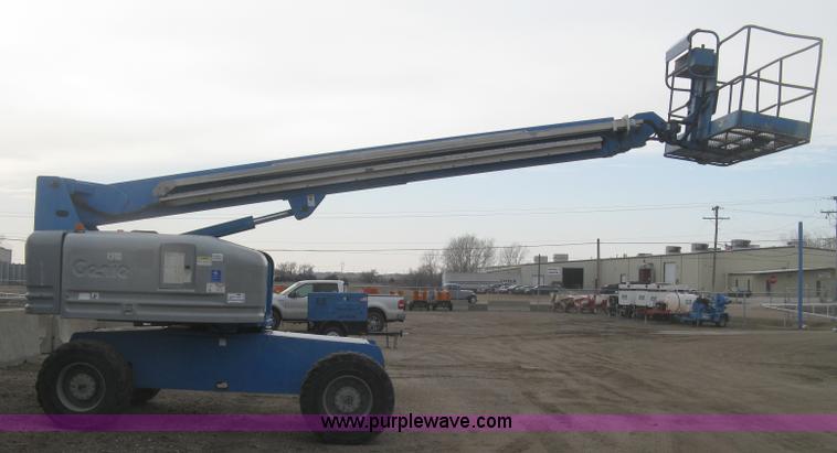 image for item K2964 2001 Genie S-60 boom lift