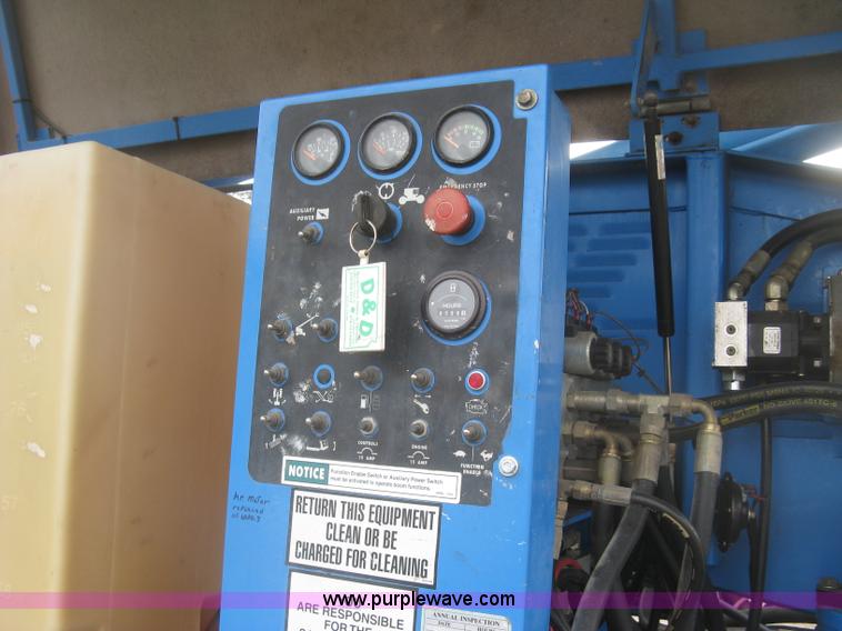 image for item K2964 2001 Genie S-60 boom lift