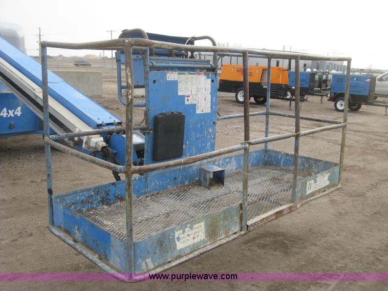 image for item K2964 2001 Genie S-60 boom lift