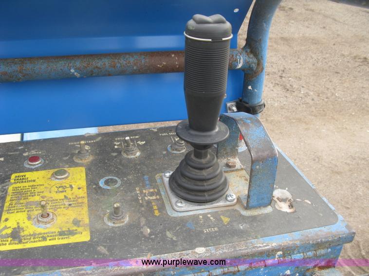 image for item K2964 2001 Genie S-60 boom lift