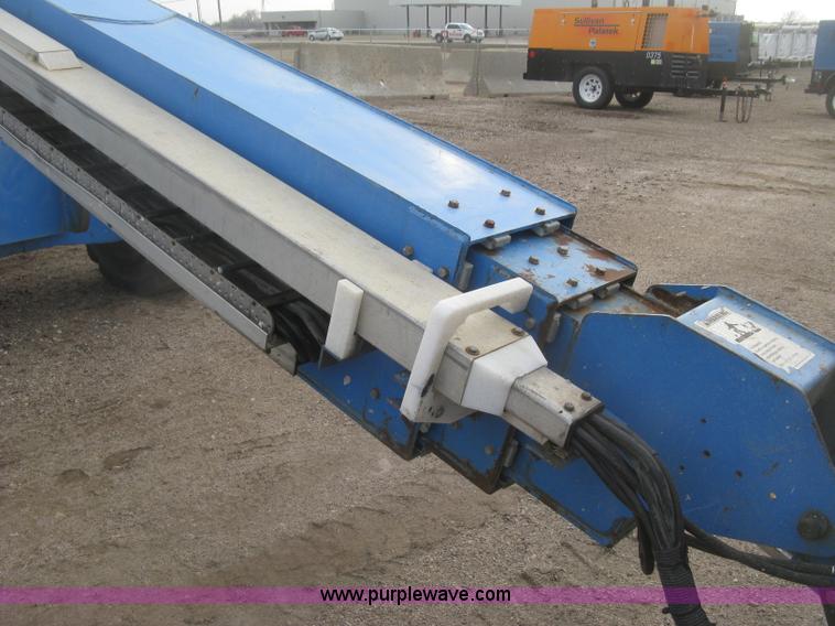 image for item K2964 2001 Genie S-60 boom lift