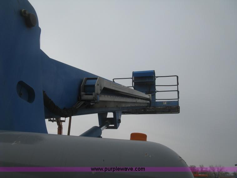 image for item K2964 2001 Genie S-60 boom lift