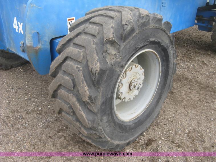 image for item K2964 2001 Genie S-60 boom lift