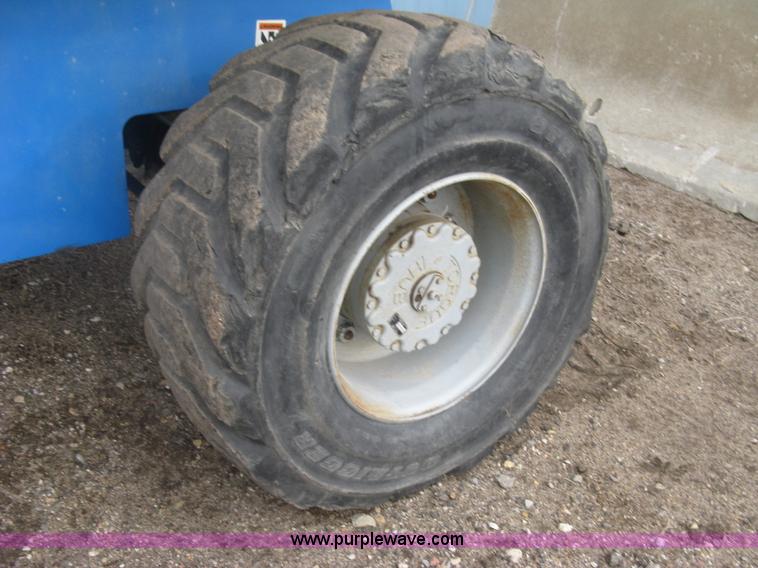 image for item K2964 2001 Genie S-60 boom lift