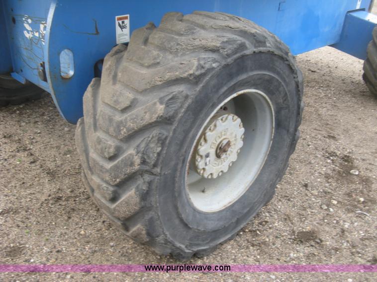 image for item K2964 2001 Genie S-60 boom lift