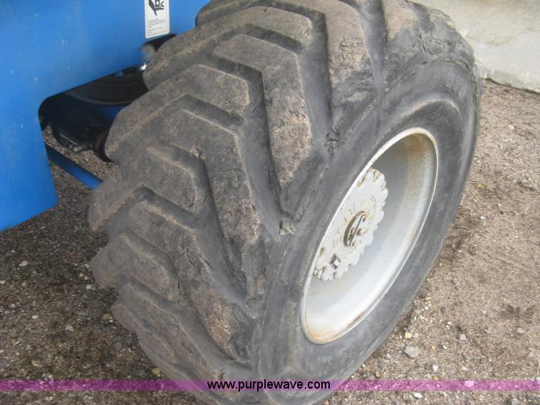 image for item K2964 2001 Genie S-60 boom lift