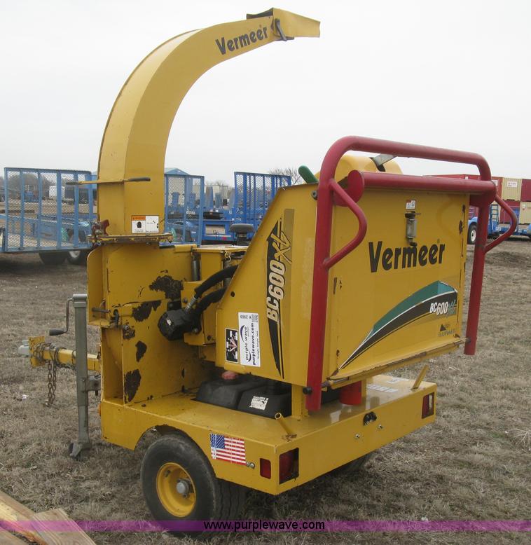 image for item K2969 2005 Vermeer BC600XL wood chipper