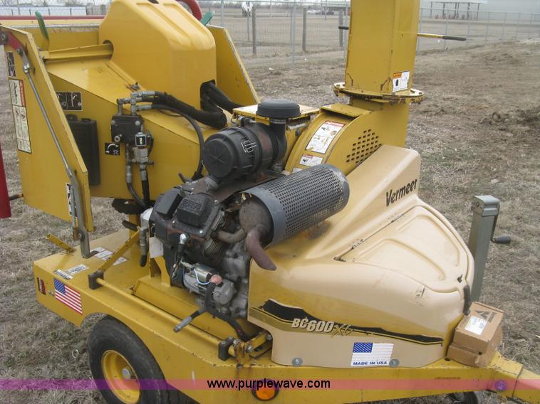 image for item K2969 2005 Vermeer BC600XL wood chipper