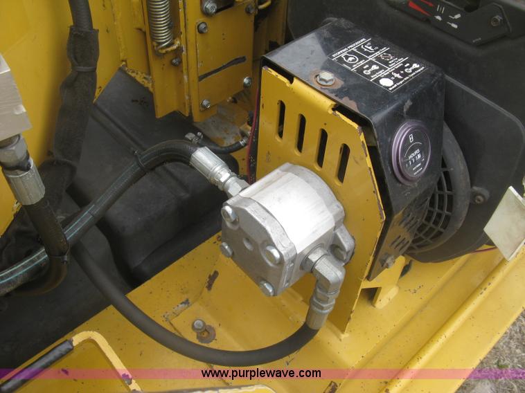 image for item K2969 2005 Vermeer BC600XL wood chipper