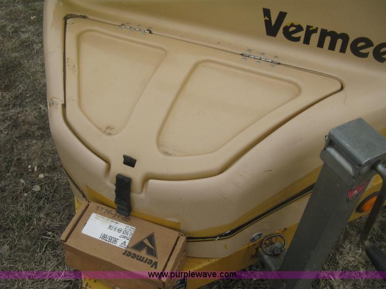 image for item K2969 2005 Vermeer BC600XL wood chipper