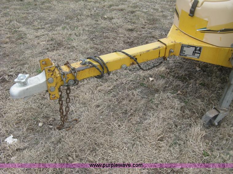 image for item K2969 2005 Vermeer BC600XL wood chipper