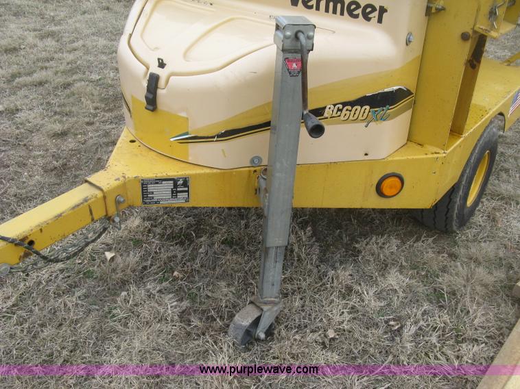 image for item K2969 2005 Vermeer BC600XL wood chipper