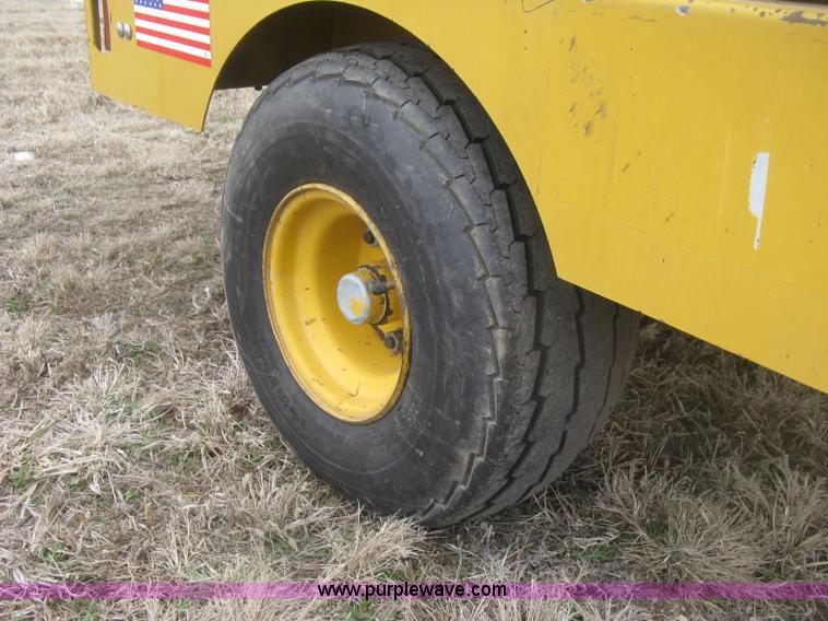 image for item K2969 2005 Vermeer BC600XL wood chipper