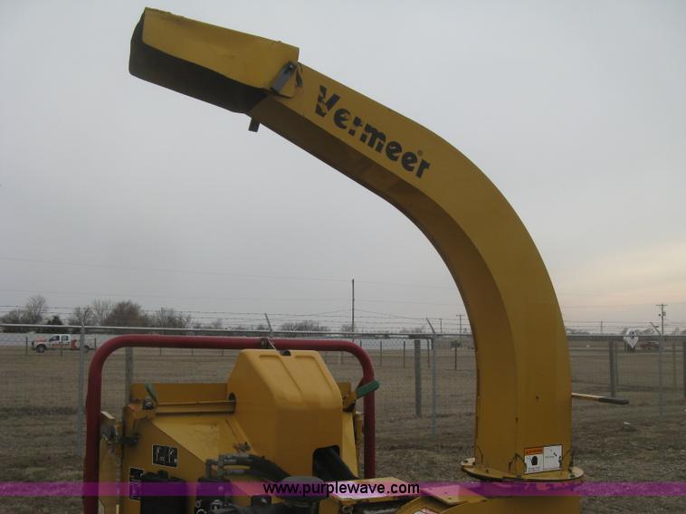 image for item K2969 2005 Vermeer BC600XL wood chipper