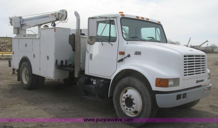 image for item K2984 1998 International 4700 service truck