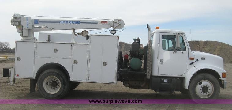 image for item K2984 1998 International 4700 service truck