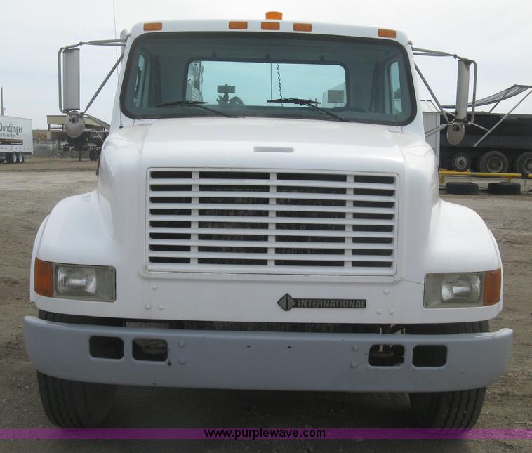 image for item K2984 1998 International 4700 service truck