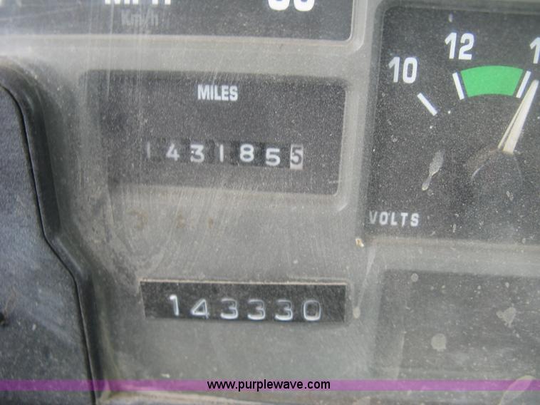 image for item K2984 1998 International 4700 service truck