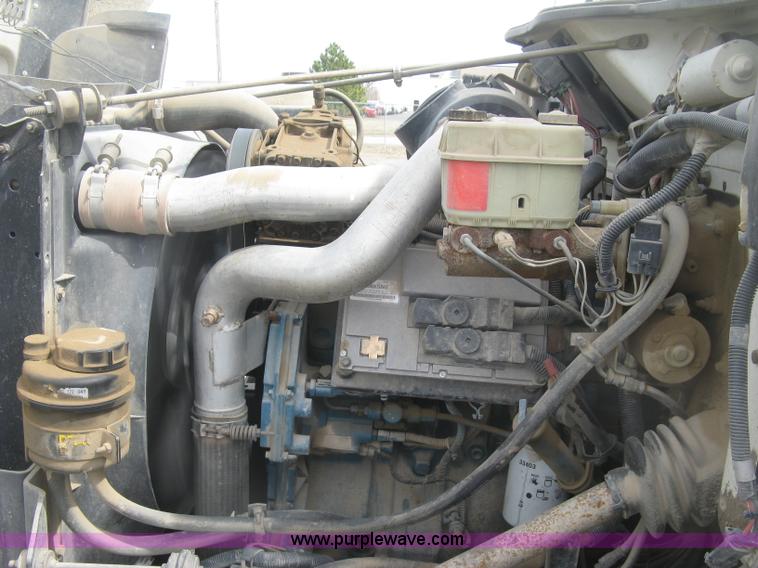 image for item K2984 1998 International 4700 service truck