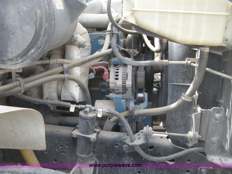 image for item K2984 1998 International 4700 service truck