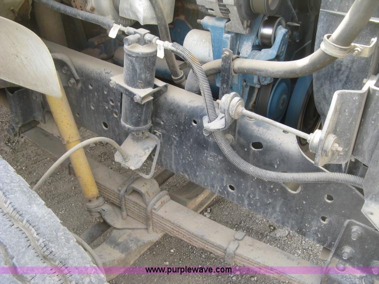 image for item K2984 1998 International 4700 service truck