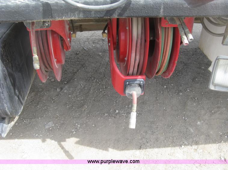 image for item K2984 1998 International 4700 service truck