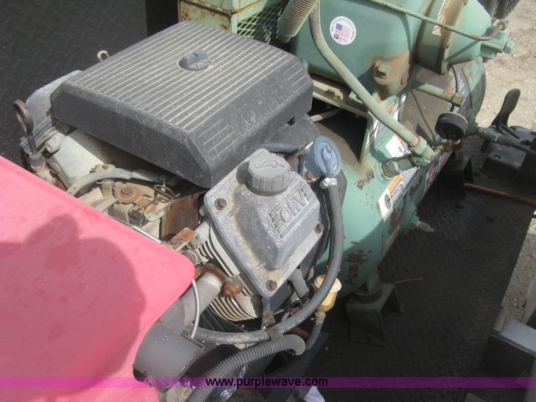 image for item K2984 1998 International 4700 service truck