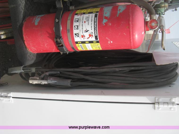 image for item K2984 1998 International 4700 service truck