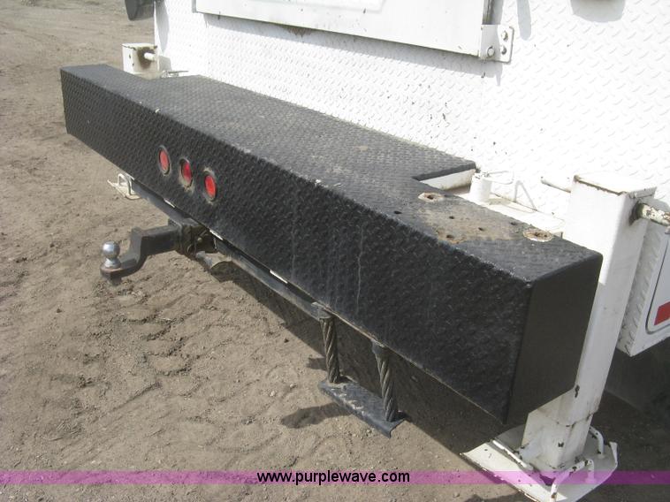 image for item K2984 1998 International 4700 service truck