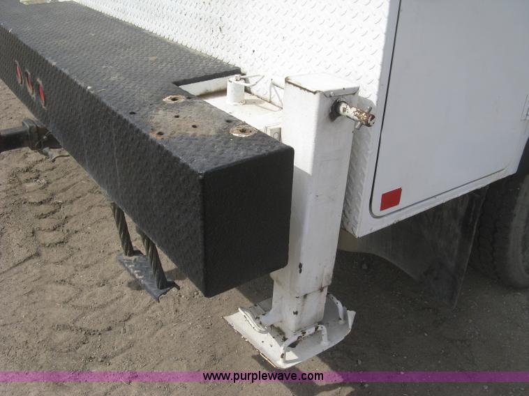 image for item K2984 1998 International 4700 service truck