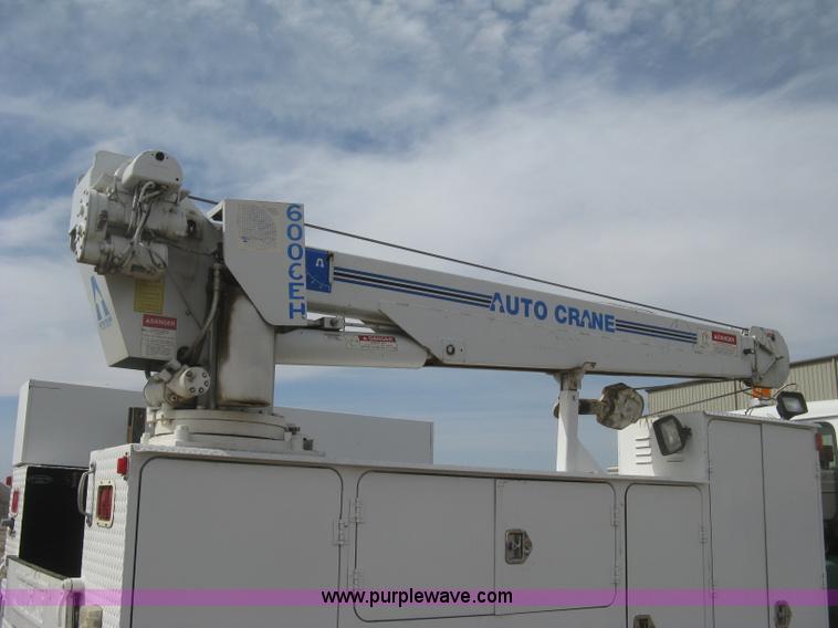 image for item K2984 1998 International 4700 service truck