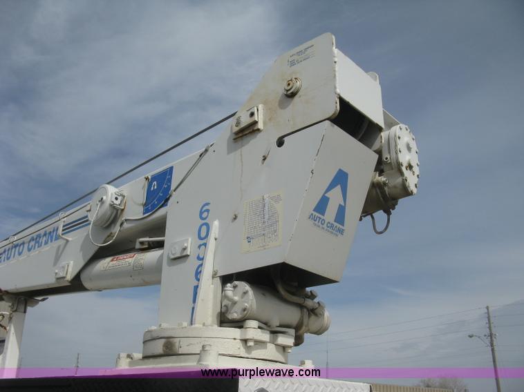 image for item K2984 1998 International 4700 service truck